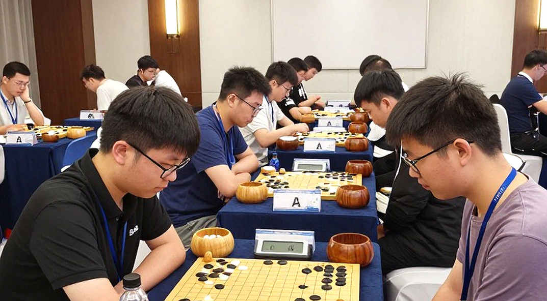 Carlsen tái xuất tại Global Chess League 2026: Đội hình Ấn Độ hùng hậu nhưng vắng bóng hai kỳ thủ trẻ Carlsen tái xuất tại Global Chess League 2026: Đội hình Ấn Độ hùng hậu nhưng vắng bóng hai kỳ thủ trẻ