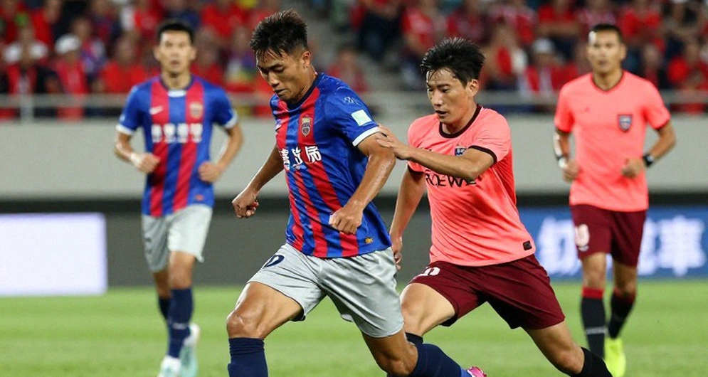 Valencia trao Aguirre 17 ngày để hàn lại cấu trúc