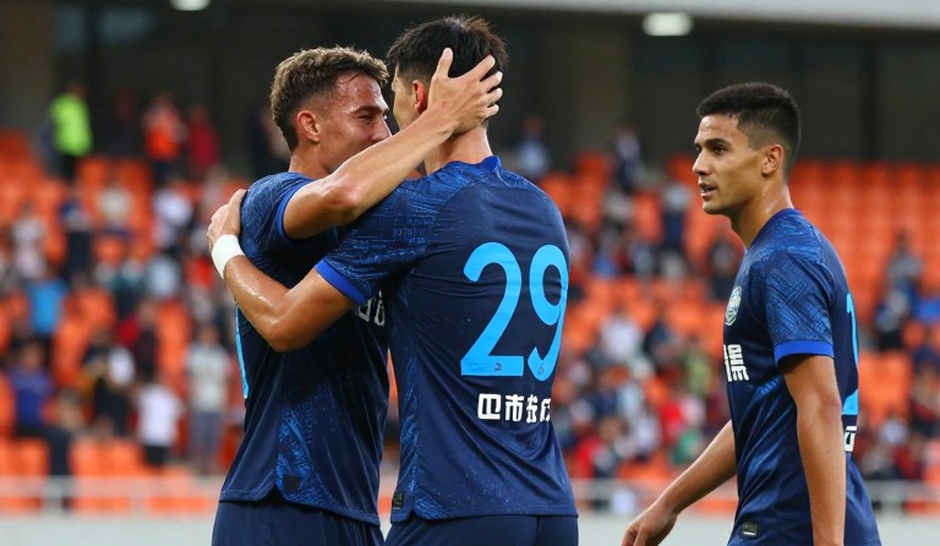 Barcelona khiếu nại PSG lên UEFA về tấm băng-rôn trước giờ bóng lăn sau trận thua ở Champions League