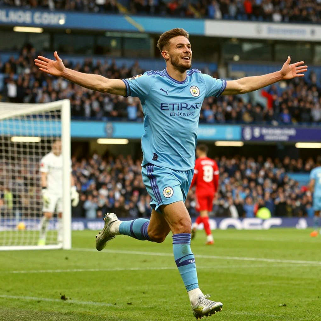 Bản án 255 euro của Ronaldo: thước đo nằm ở quỹ lương, không ở sân cỏ