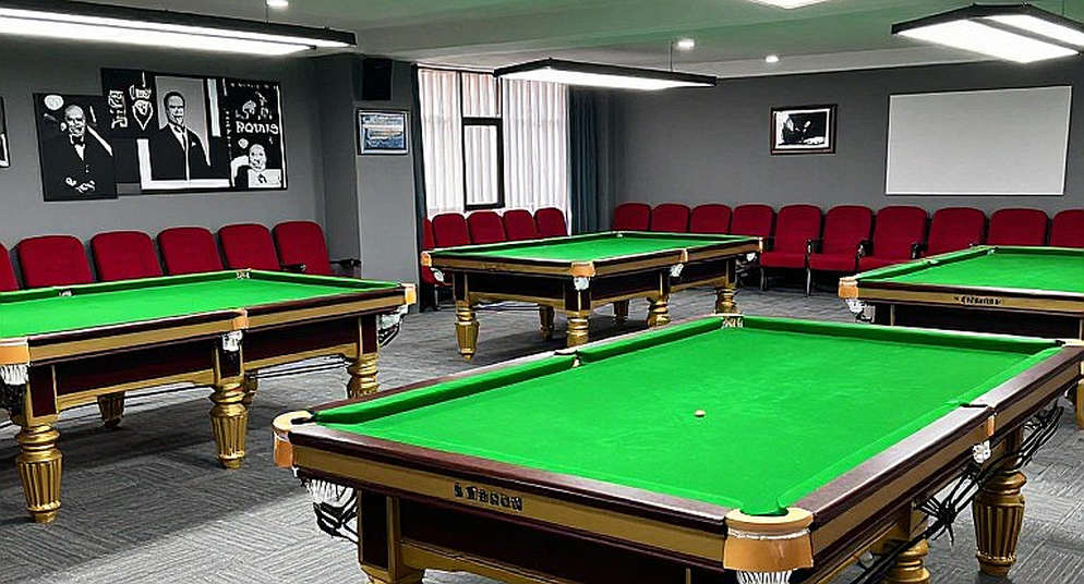 Aaron Hill thắng 4-2 với ba cú century, giành vé dự Scottish Open tháng 12