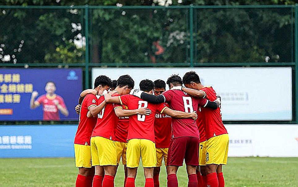 Bóng đá Việt Nam và bài toán nén không gian: Từ tuyết Thường Châu đến nhịp V.League