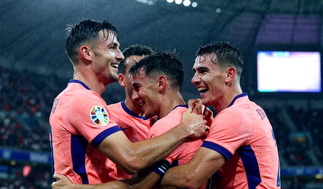 Barcelona 7-2 Racing Santander: Hat-trick của Raphinha và những vết nứt mà tỷ số không che nổi