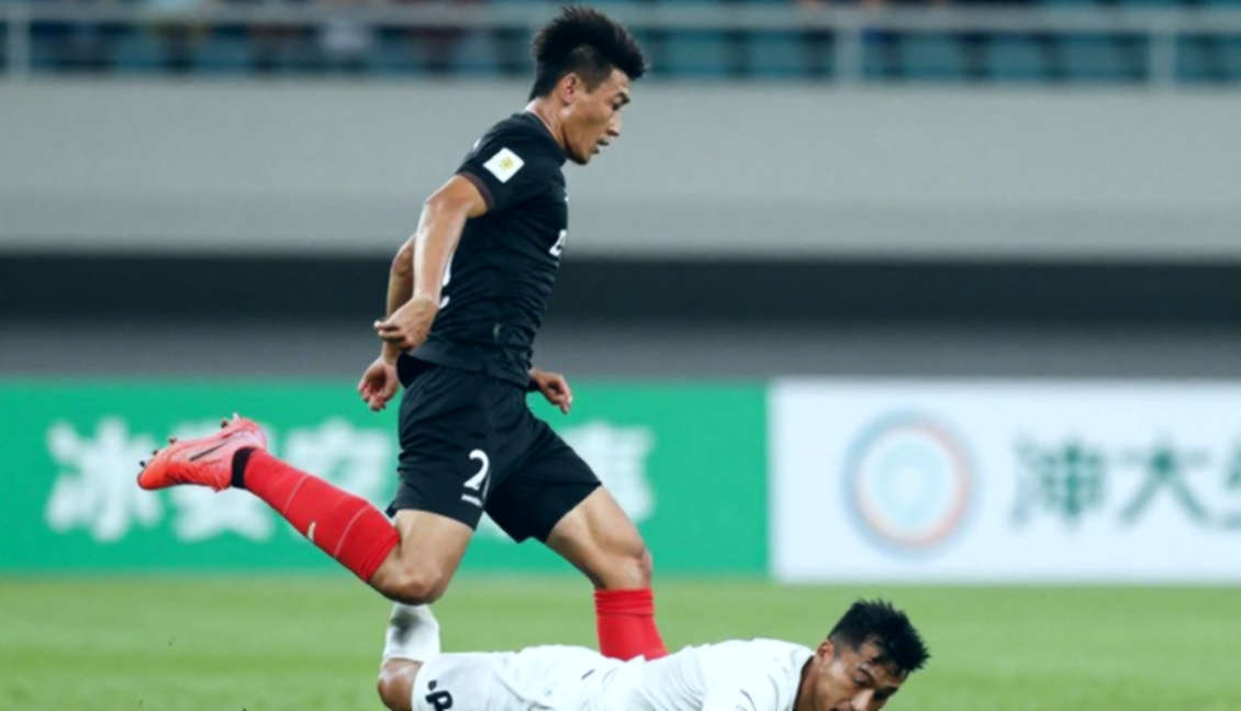 VAR và cái bóng 0,43 mét: Vì sao quyết định phạt đền ở V.League vẫn là canh bạc?