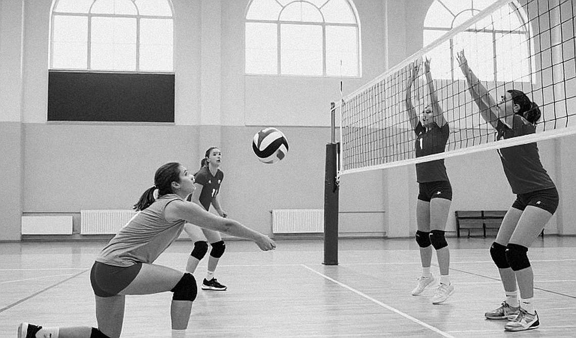 Nebraska quét Creighton 3-0: Kỷ lục khán giả 15.405 và khoảng trống dữ liệu bị bỏ quên