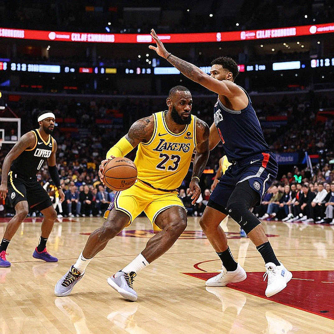 Kyrie Irving, Dallas và khoảng trống giữa hai câu nói