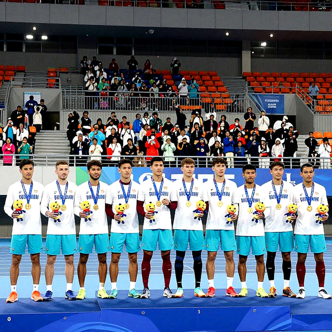 Hai ngôi sao trên ngực áo và bốn trận trong mười một ngày