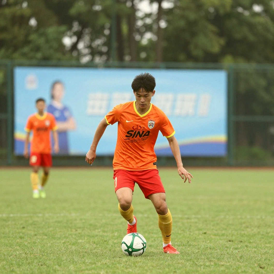 Giữa tiếng ồn và tín hiệu: V.League học cách kiểm chứng dữ liệu trong kỷ nguyên VAR