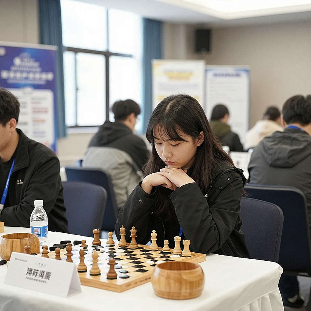 Clutch Chess ở Saint Louis, sáu video của Lilov: khi tiêu đề và nội dung kể hai câu chuyện khác nhau